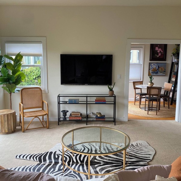 Private oasis with gorgeous city views, large deck.