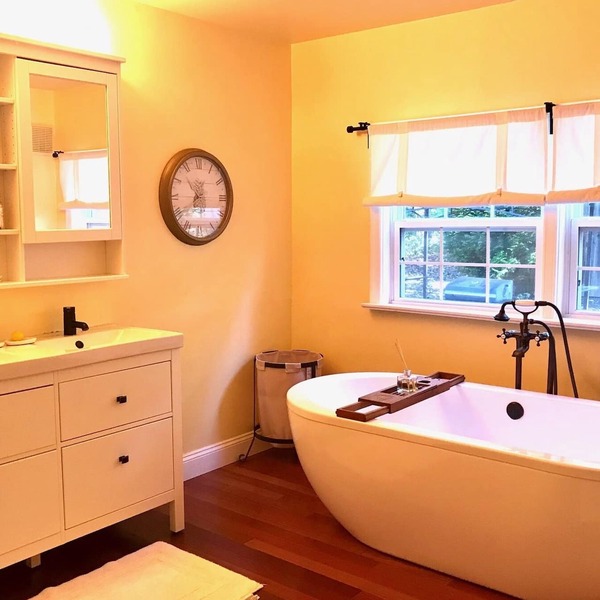 Private owners suite with your own entrance, kitchen, luxurious bath/living room