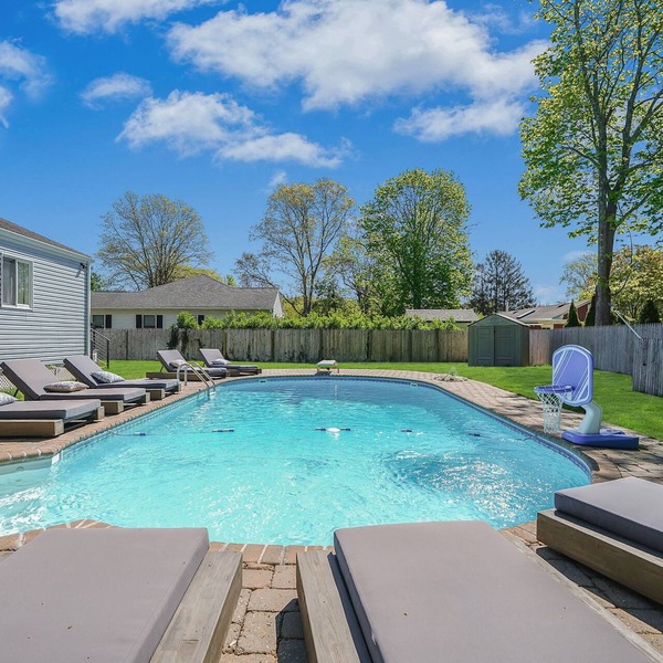 Private Pool, Close to Beaches, Shops, Restaurants, bars, and markets