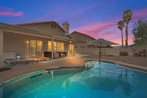 Private Pool & Fire Pit: Tucson Home Near Hiking!