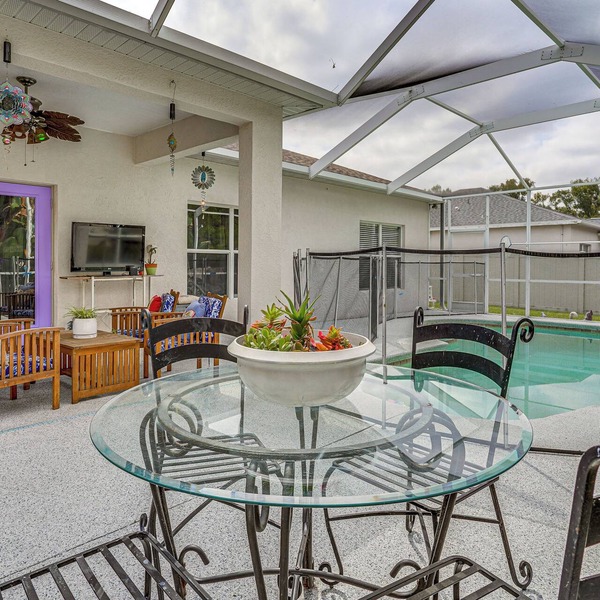 Private Pool & Lanai: WFH-Friendly Seffner Retreat