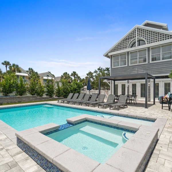 PRIVATE Pool & Spa ~ PRIVATE Beach Access ~ FREE 6 Seat Golf Cart ~Steps to Beach!