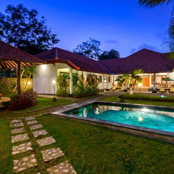 Private Pool Villa with Huge Garden!