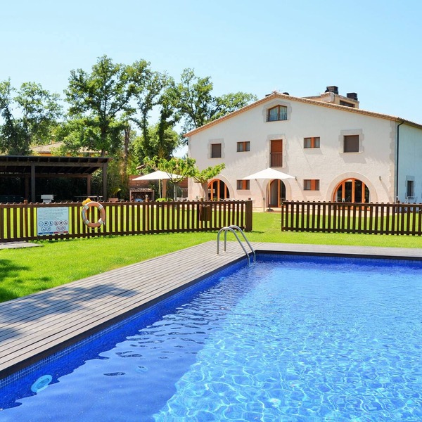 Private pool, Wellness area and location 20 minutes from Girona and Costa Brava