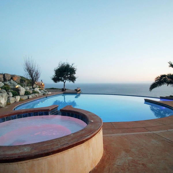 Private Ranch with shared Hot Tub and Infinity Pool