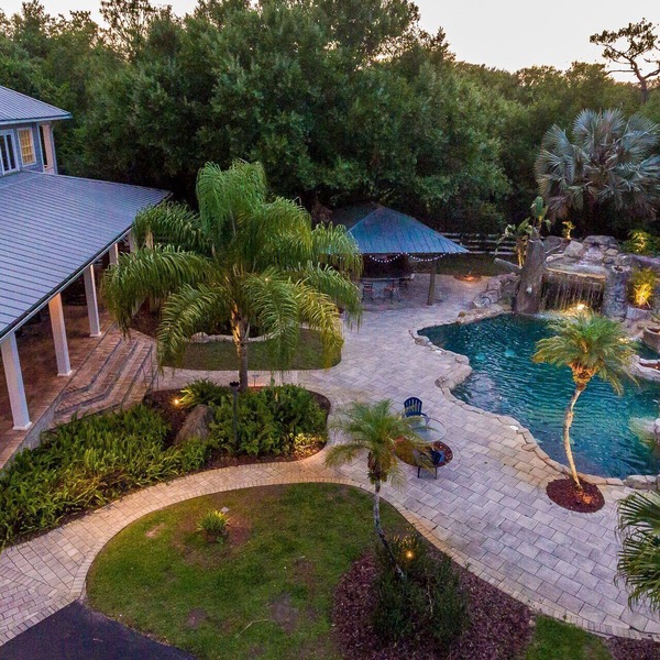 Private Resort-Style Pool w/Lazy River, Grotto & Hot Tub – Golfers & Pups Love!