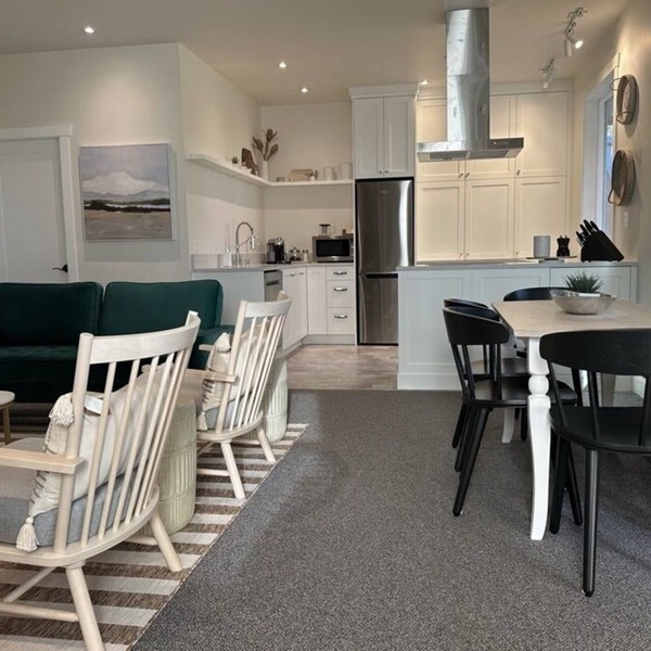 Private & restful; quiet 2 bedroom suite in Duncan