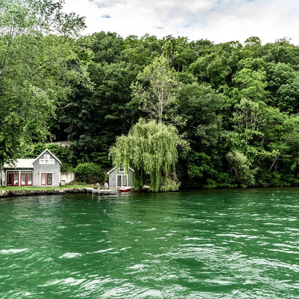 Private, Rustic, Quiet, Quirky! Welcome to O'Cottage! 150 feet of lake frontage