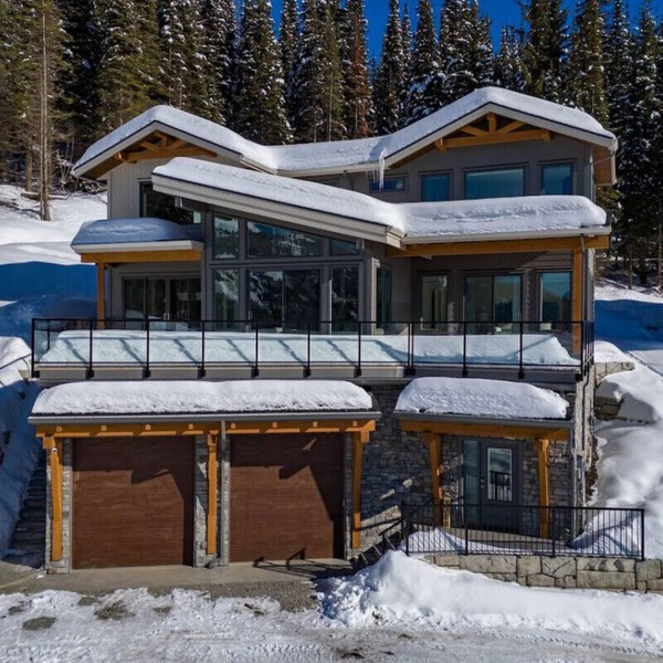 Private Ski in/out - Sleeps 12 - House - Ideal for epic ski trips - Sun Peaks