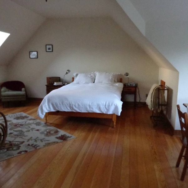 Private Spacious Loft Studio Close to Gordon’s Beach