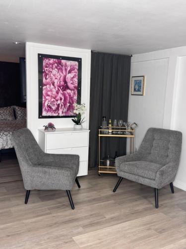 Private Studio in an Edwardian Town Home