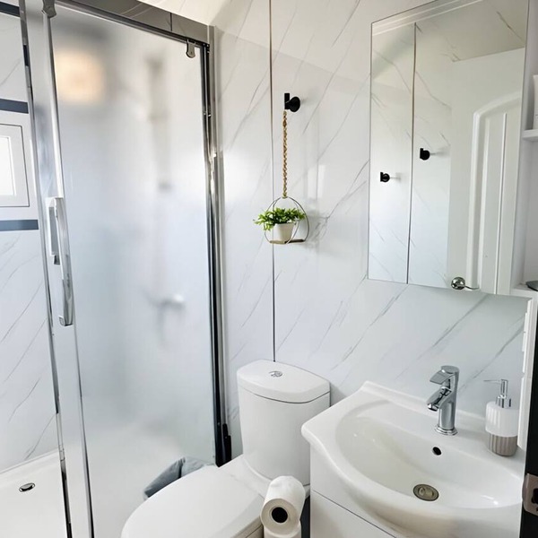 Private Studio Suite with Queen and Bunk Beds, Full Kitchen and In-Unit Laundry