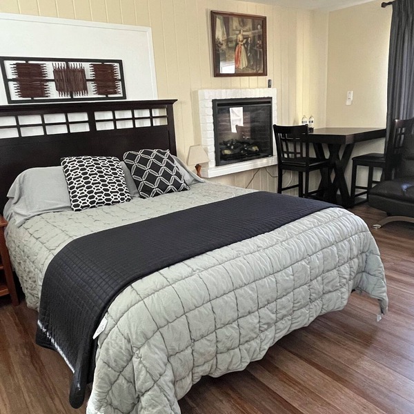 Private Studio with Garden View near SFSU, SF, and BART