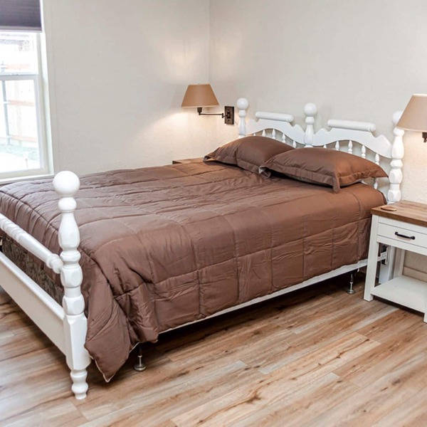 Private Sunset Lodge Suite w/Whirlpool Tub +View!