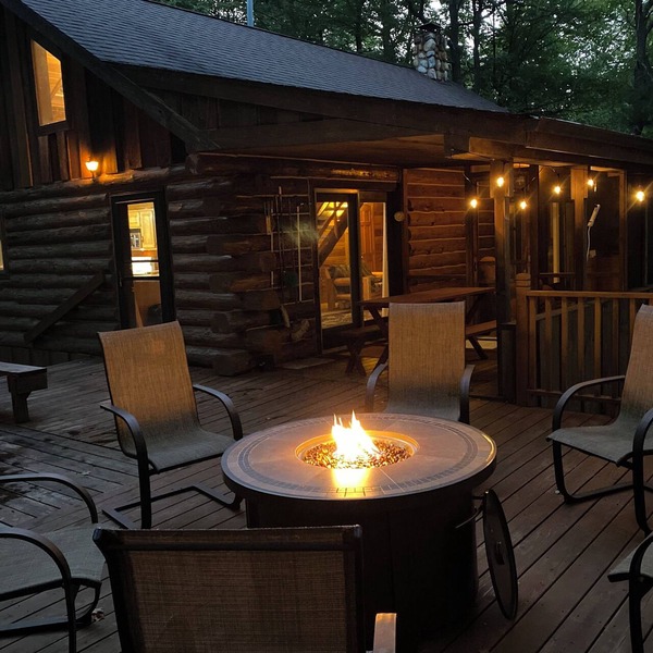 Private Trillium Lake Log Cabin-Sauna & Nature Escape