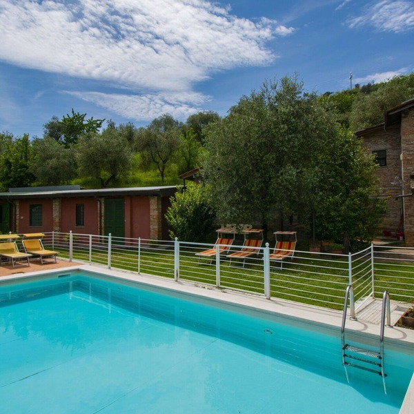 Private Villa with hot tub, A/C, private pool, internet, TV, patio, pets allowed, panoramic view