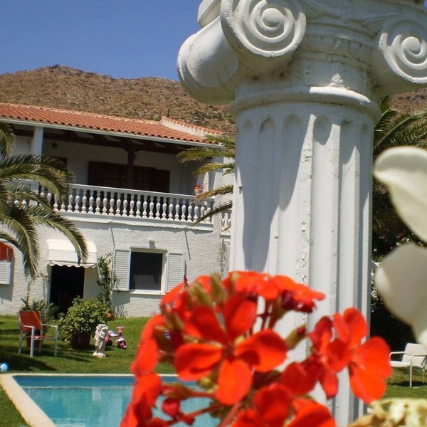 Private Villa In Marathon With Pool And Sea View