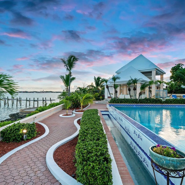 Private Villa within a Luxurious & Gated Estate near world-class fishing/boating