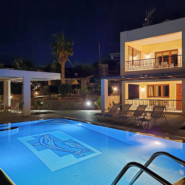 Private Villa with swimming pool and Jacuzzi
