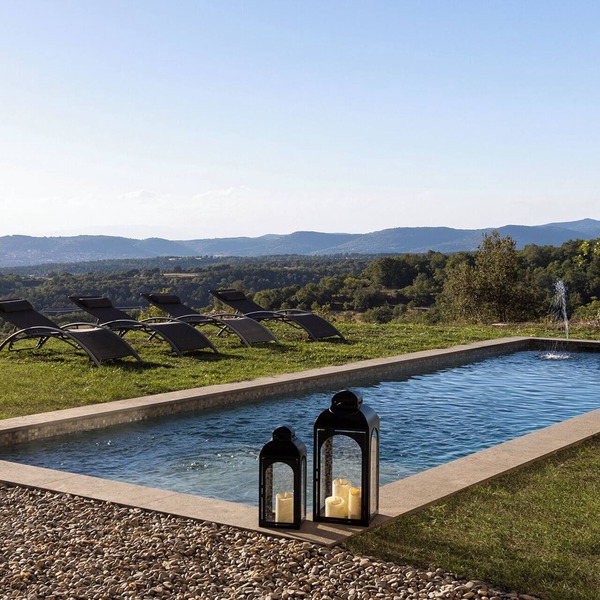 Private villa with pool, 40 minutes from Barcelona