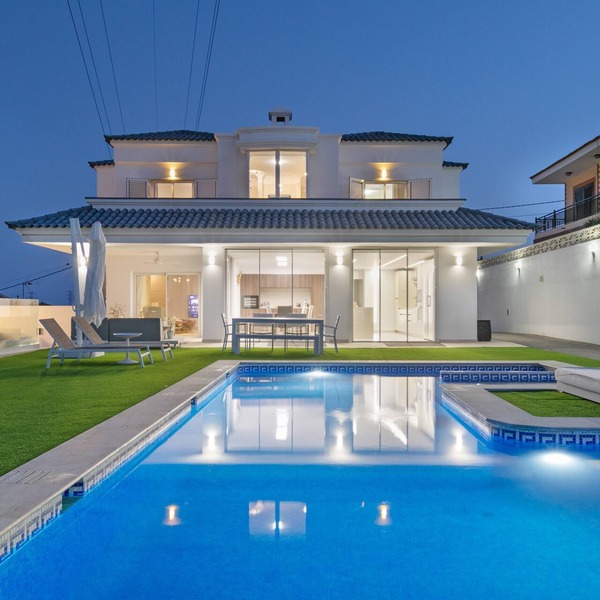 Private Villa with Heated Pool, Air Conditioning, and Football Field