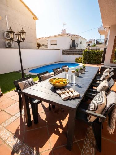 Private Villa with Pool & BBQ - Barcelona