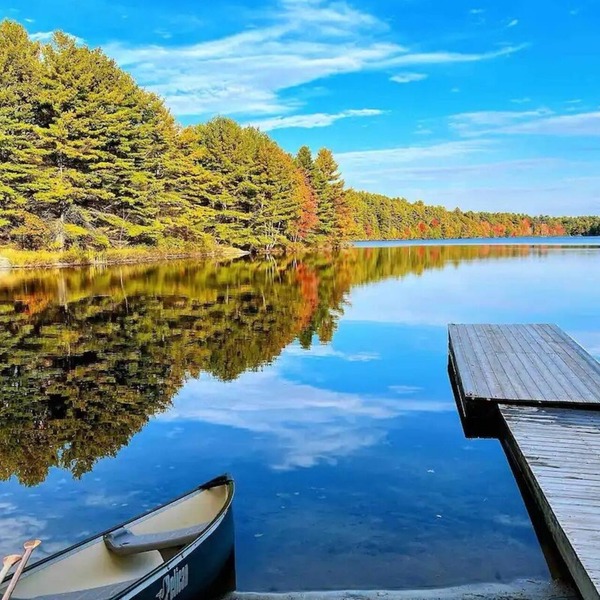 ☀Private Waterfront LogStyle Cottage With Lakeview!