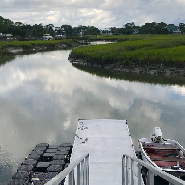 Private Waterfront Family Complex with Dock, Walk to Beach. Angler's Dream.