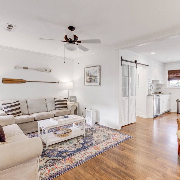 * *PROFESSIONALLY CLEANED l BEACH CHIC COASTAL VILLA!*COME RELAX! ☀️🦀❤️