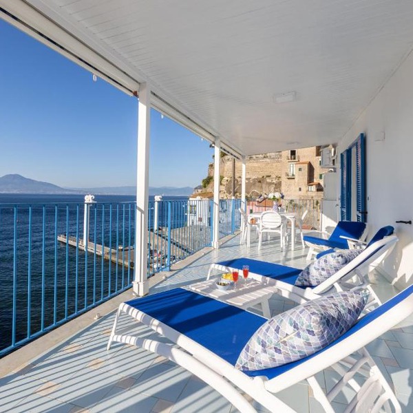 Profumo di mare - Sea Front Terrace Apartment Marina Grande, Sorrento