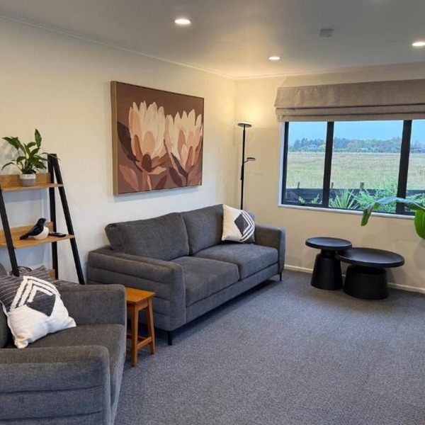 Protea Cottage. Relax-Explore-Work. 3km to Town.