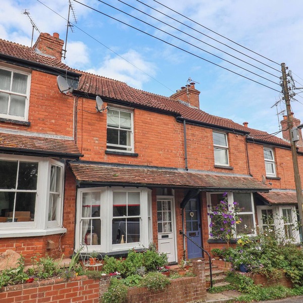 PUFFINS, family friendly, country holiday cottage in Sidmouth