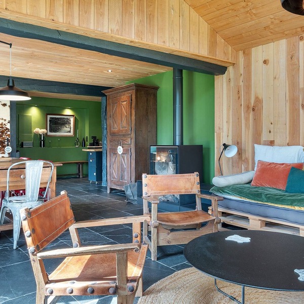 Pyrenean Barn Anouste – Renovated Chalet-Style Retreat with Mountain Views