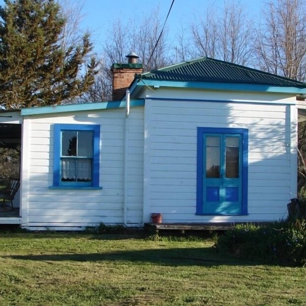 Quaint character cottage on working farmlet, Running Sheep & Beef.