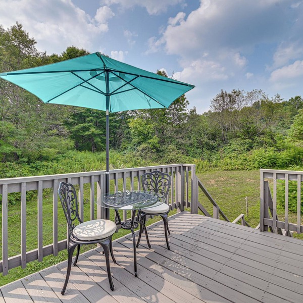 Quaint & Charming Cherry Valley Escape!