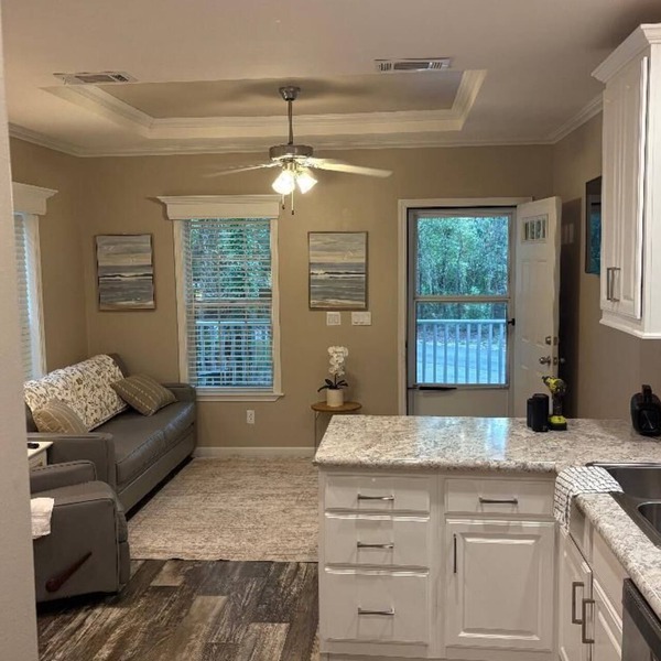 Quaint cottage tucked away in Crystal River. 1 Bedroom 1 Bath.