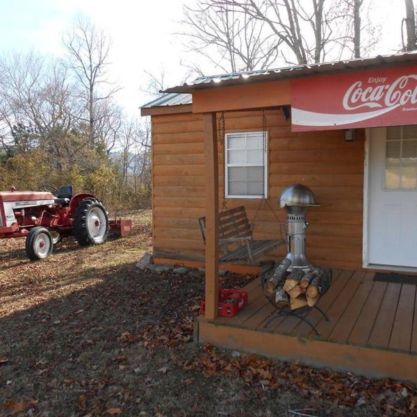 Quaint efficiency Coke Cabin located near Cane Crk