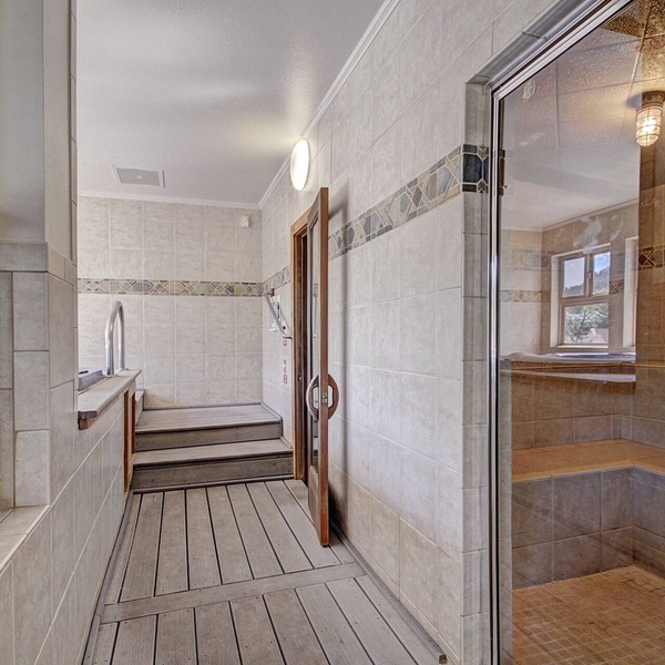 Quaint Studio in Heart of Breck Steps to Snowy Fun by RedAwning