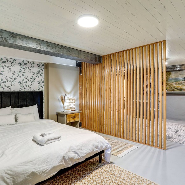 Quaint Studio w/Sauna: 5 Mi to Space Needle