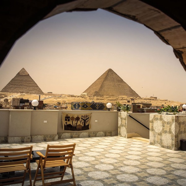 Queen Pyramids View Inn