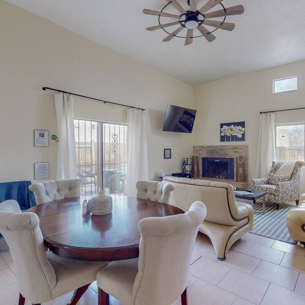 Quiet 2bd/2ba condo near parks&golf, yard for dogs