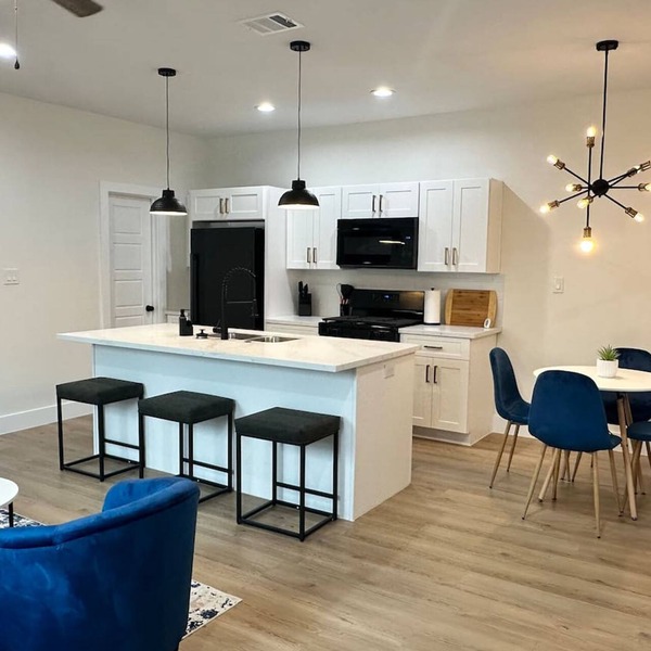 Quiet 3BR Home Fast Access to IAH Downtown