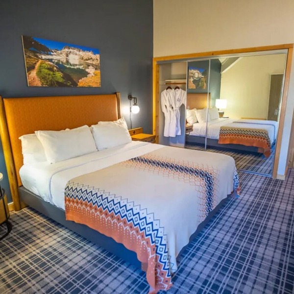 Quiet Alpine Escape Near Lakes, Ideal Base for Hiking & Mammoth Ski Trips