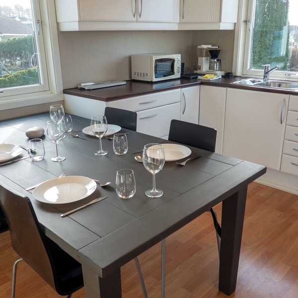 Quiet and central apartment in Madla
