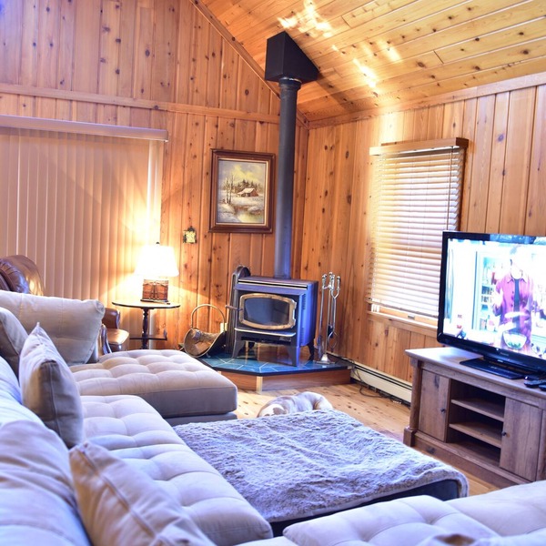Quiet and Comfy 3 bed/2bath - Golf Chalet w/Loft&Hot tub