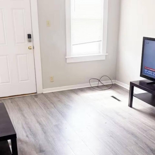 Quiet apt in Creekside, 10 min from downtown Indiana