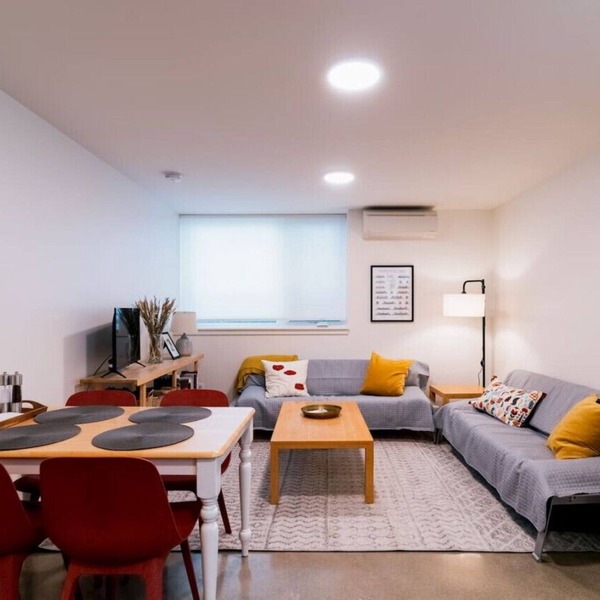 Quiet & Charming Seattle 2BR Walkable Location