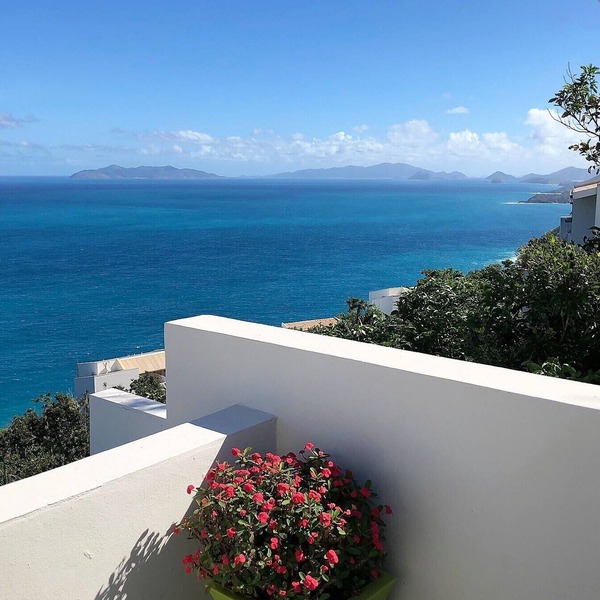 Quiet & Comfortable 2 Bedroom Condo with Beautiful Panoramic Down Island Views