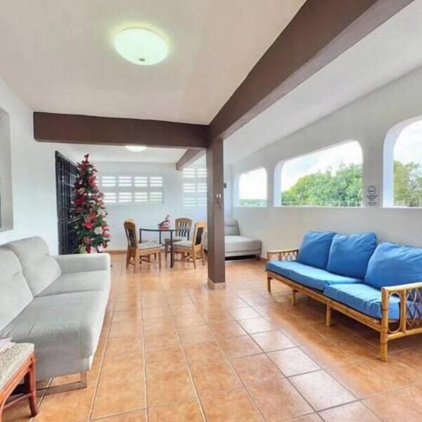 Quiet & comfortable, 3/2, 5 beds free parking, sleep 9
