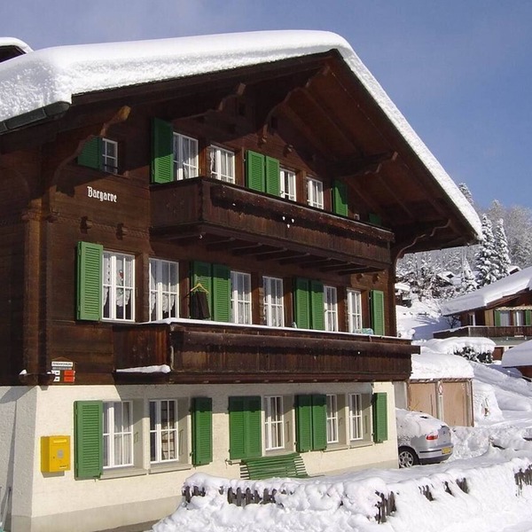 quiet location, directly at the ski school with view to the Eigernordwand